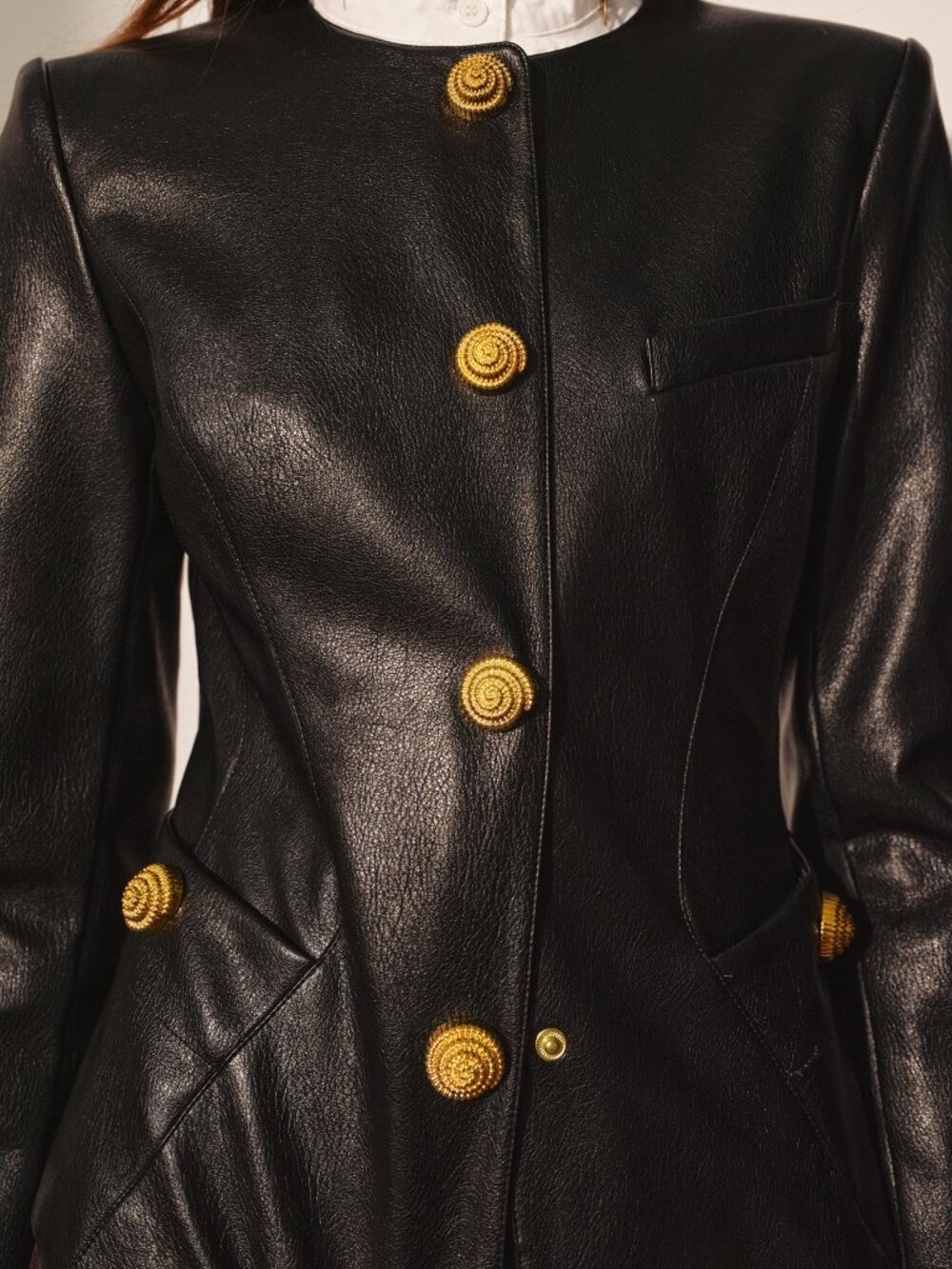 Black Elegant Women's Waist-Cinched Round Neck Faux Leather Jacket - Picture 7 of 8